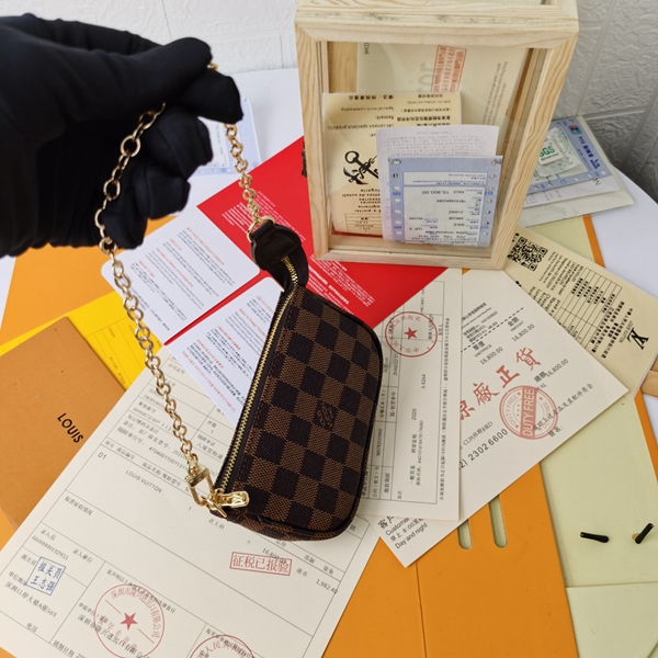 ルイヴィトンバッグ側面デザイン